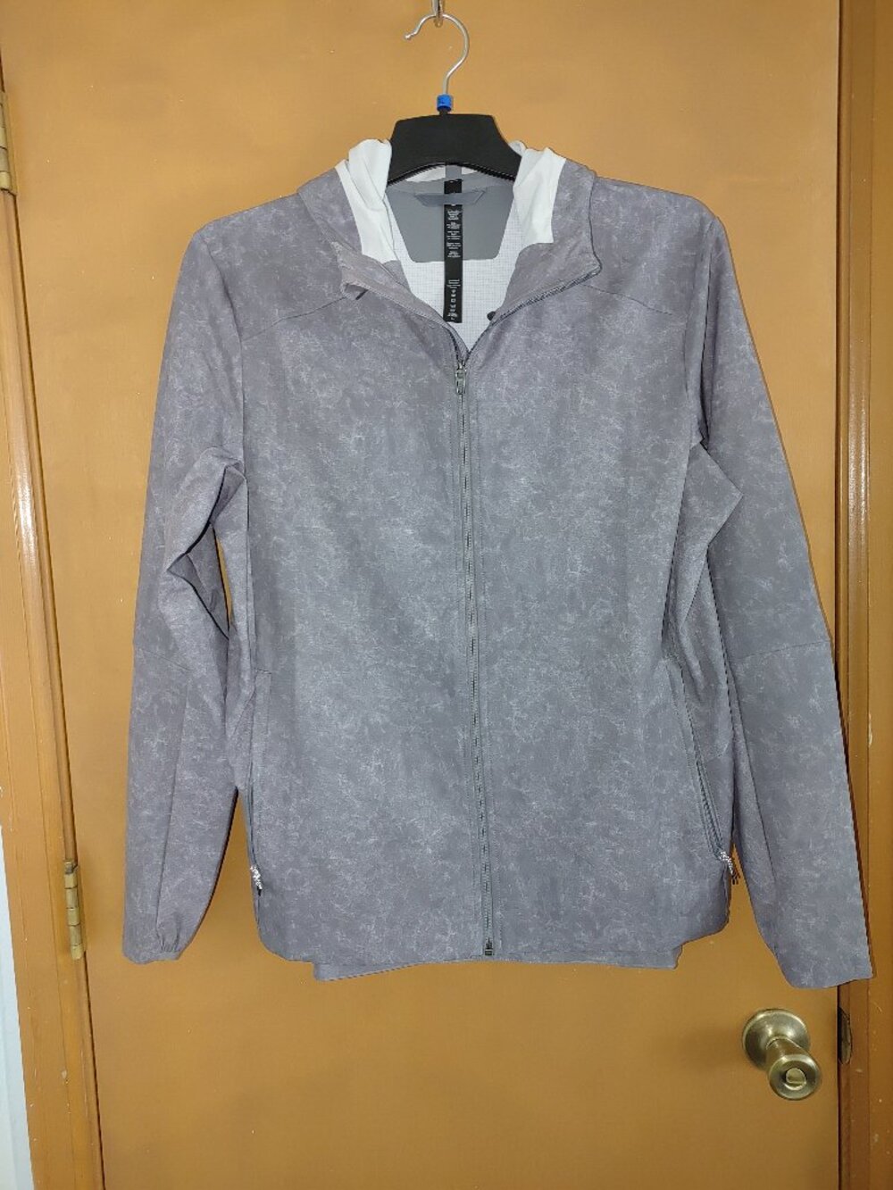 LULULEMON Men's Long Sleeves Hooded Jacket Size M NWOT